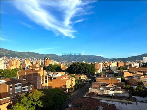 Venta Edificio En Laureles Ideal Para Airbnb, Con Suites Y Terraza