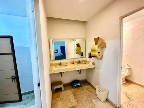 Bodega A Minutos De Av San Diego