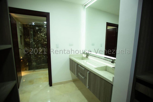 Imagen 13 de 24 de Casa En Venta En Alto Prado 22-6334 Carolina Fermoso 0424 2083128