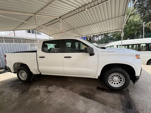 Chevrolet Silverado Wt Doble Cabina 4X2 4.3L V6