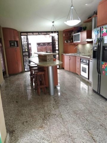 Imagen 19 de 20 de Venta De Casa En Cumbres De Curumo / Ofc 22-6177