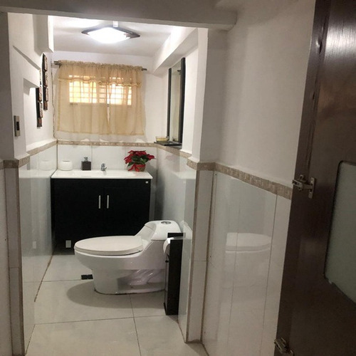 Sky Group Platinum Alquila Town House En Conj. Res. Tarabana Plaza Plth-386
