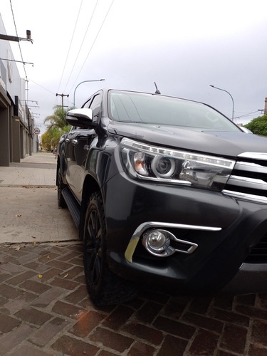 Imagen 6 de 13 de Toyota Hilux 2016 2.8 Cd Srx 177cv 4x4