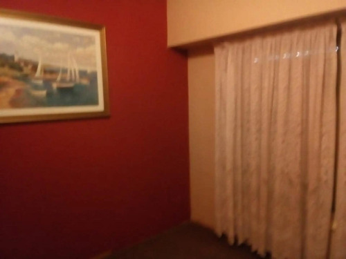 Casa En Venta - 2 Dormitorios 1 Baño - Cochera - 84,75mts2 - Morón
