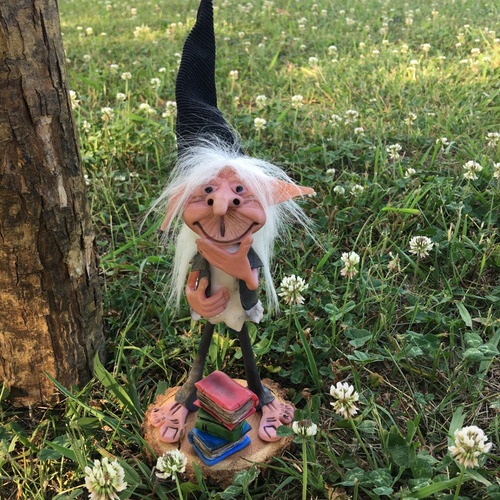 Imagen 4 de 4 de Duende Literato Con Libros. Regalá / Regalate Original!