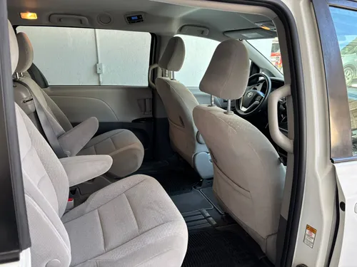 Toyota Sienna 3.5 Le At