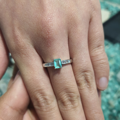 Hermoso Anillo De Esmeralda Colombiana En Plata