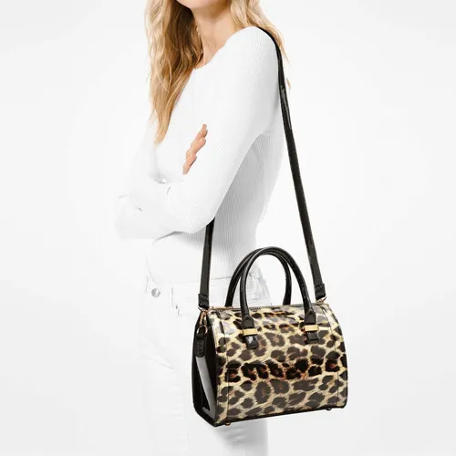 Bolso De Mano Sintético Brillante, Marca Xyz, Modelo 12345