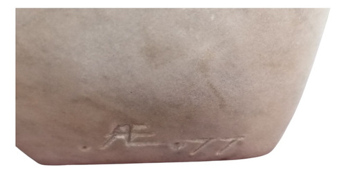 Escultura En Marmol Abstracta Firmada Af 77 32cm X. 20cm (Usado)