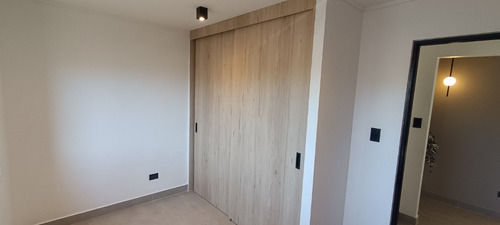 Moderna Casa Latadía. Remodelada 3 Dorm. + 2 Bañ. + 2 Estac.