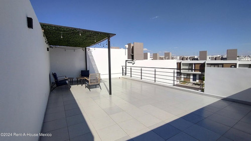 Rento En Privada Con Amenidades Casa En Zakia 3 Recamaras 2 Baños