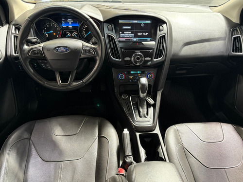 Ford Focus Sedan 2.0 TITANIUM FASTBACK 16V