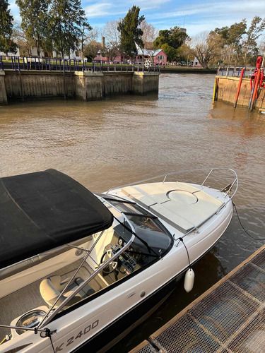 Imagen 3 de 24 de Lancha Cuddy Klase 2400 No Quicksilver Mercruiser 250hp Brav