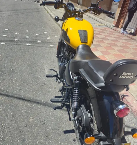 Meteor 350 Amarilla