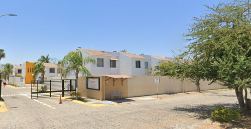 Casa En Remate Bancario En C. Estereo Las Tapias, Fracc. Real Ixtapa, Puerto Vallarta, Jalisco (60% Descuento, Posesión Inmediata) ¡gran Oportunidad De Inversión! - Sk12