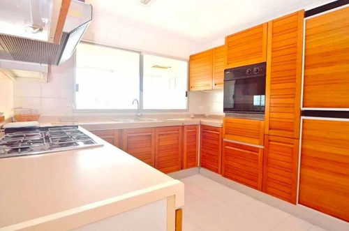 Apartamento En Venta De 5 Dormitorios En Playa Mansa
