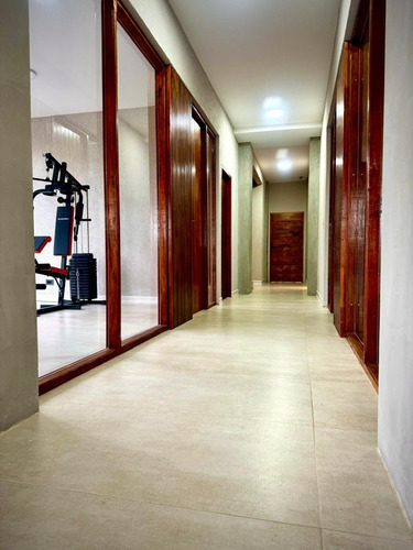 Departamento De 3 Ambientes Frente Al Mar, Con Cochera Y Balcon Con Parrilla En Costa Del Este