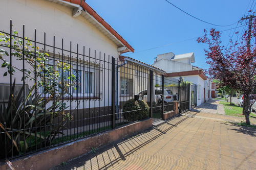 Casa 5 Ambientes En Venta En Haedo Sur