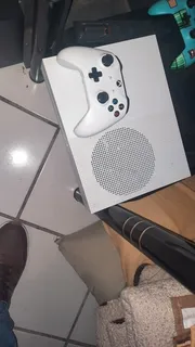 Xbox One Slim