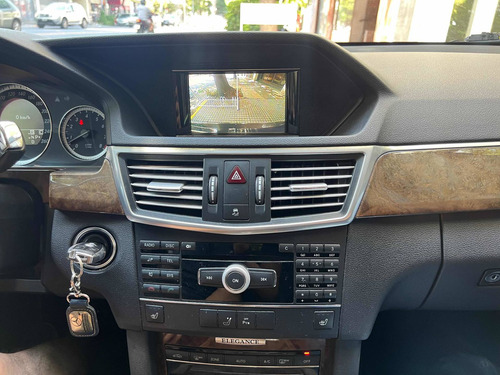 Imagen 15 de 20 de Mercedes Benz E 300 Elegance 2010 Carplay Todos Los Services