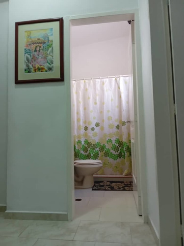 Imagen 14 de 17 de Casa En Urbanización Sabana Larga