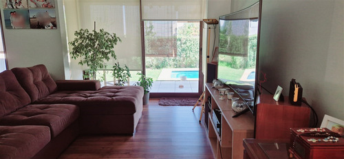Casa En Venta De 3 Dorm. En La Florida