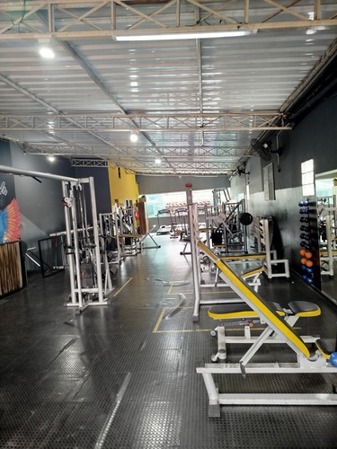 Vende-se Academia Completo