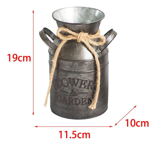 Jarro De Leite Antigo Em Vaso De Ferro Antigo Retrô