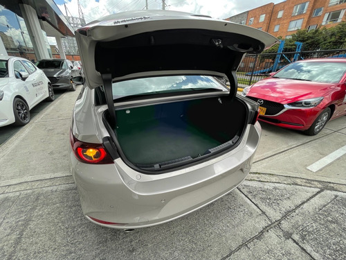 Imagen 24 de 24 de Mazda 3 Sedan Touring At Hibrido 2.0 2023