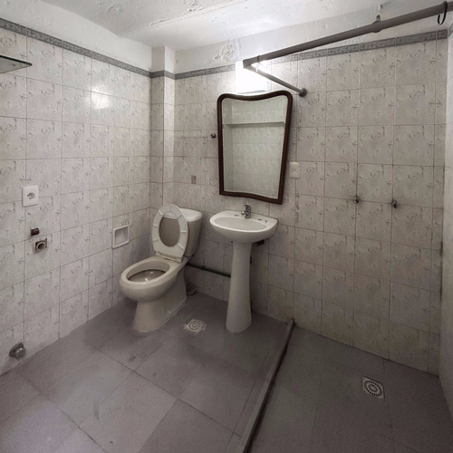 Alquiler De Amplia Casa Con 3 Dormitorios Y 2 Baños En Cordon Ideal Empresa