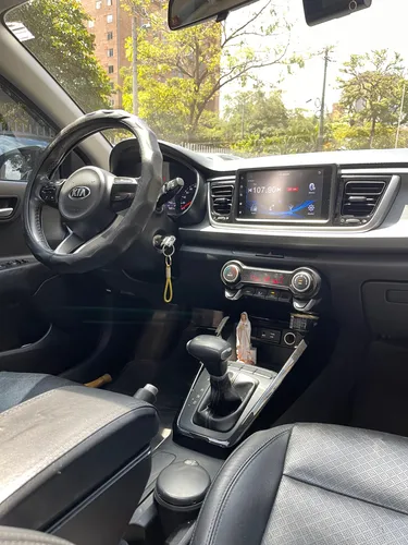 Kia Rio 1.4 automatico full
