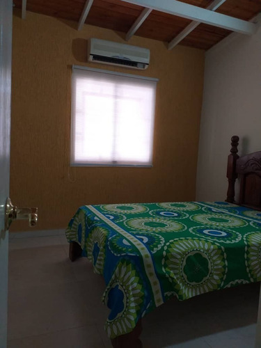 Imagen 19 de 23 de Townhouse En Venta En Av Aragua, Urb Karol Home. 04121994409