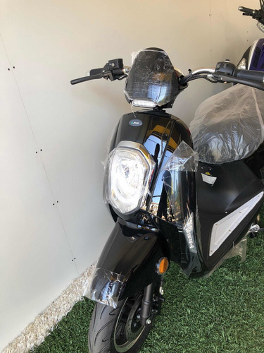 Imagen 2 de 10 de Moto Eléctrica Grace 800w Litio Emuv.lucky Lion .sunra