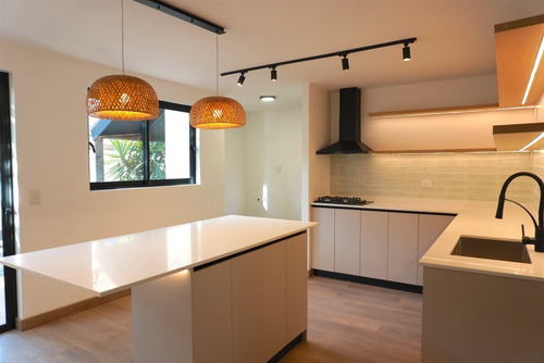 Casa Remodelada Vitacura A Pasos Colegio Manquehue
