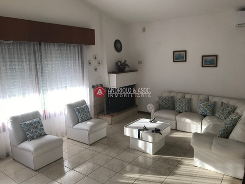 Casa Muy Comoda A 700 Metros Del Mar- Ref: 5456