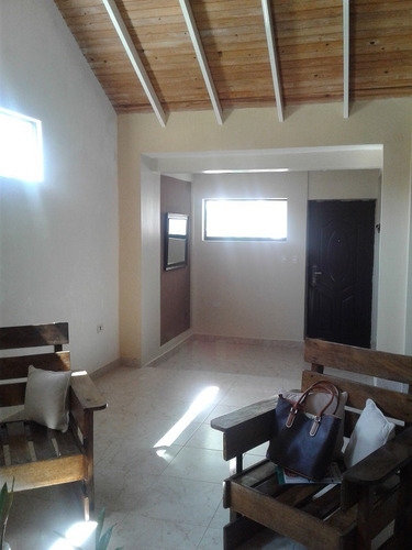 Imagen 12 de 13 de En Venta Apartamento , Lomas Del Este-valencia Naa-380 Rc-ka