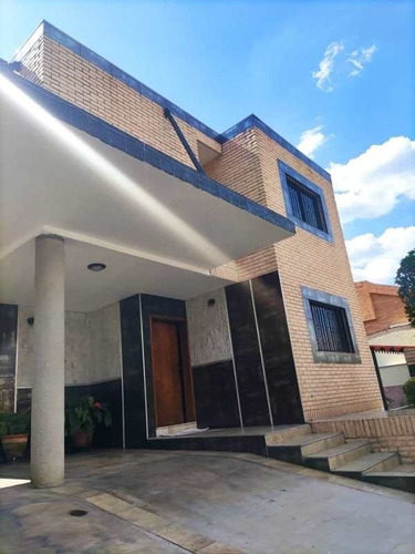 Venta Hermosa Casa Urbanización Parque Mirador Valencia