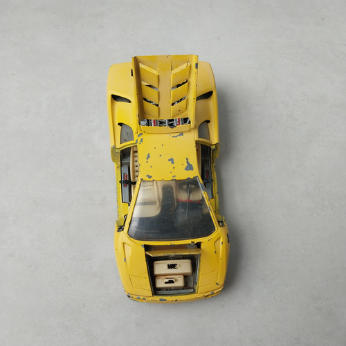 Bburago Lamborghini Diablo 1/18 Arrumar Diorama Oficina Amarelo (Usado)