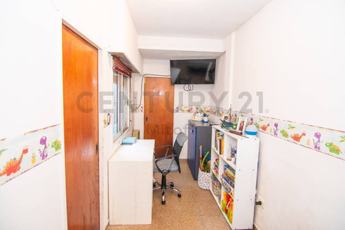 Imagen 14 de 19 de Departamento En Venta De 2 Dormtorios Con Patio En La Plata