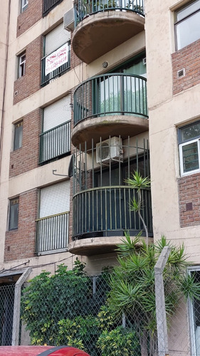 Se Vende Departamento En Buenas Condiciones, Primer Piso Por Ascensor Y Escalera