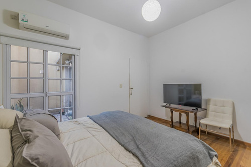 Venta P.h. 4 Ambientes, Con Patio, Quincho Y Terraza Propia. Barrio Flores. A Nuevo !!!