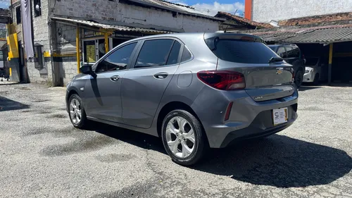 Chevrolet Onix 1.0T Premier Hatch At