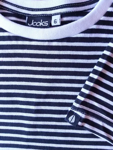 Remera rayada blanca y negra niños hotsell