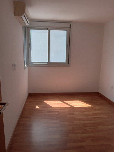 Venta Con Renta, 2 Dormitorios ,cordón Sur