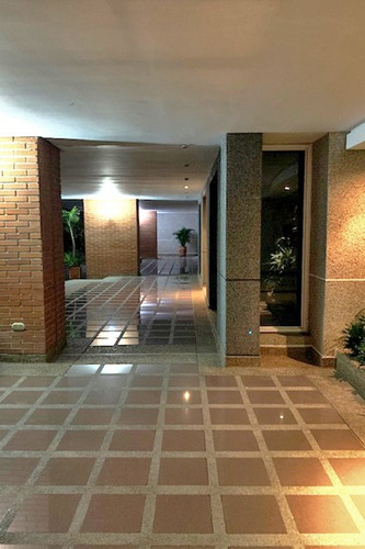 Imagen 26 de 30 de Se Vende Apto 223m2 4h/5b/3p Lomas De La Lagunita 8434