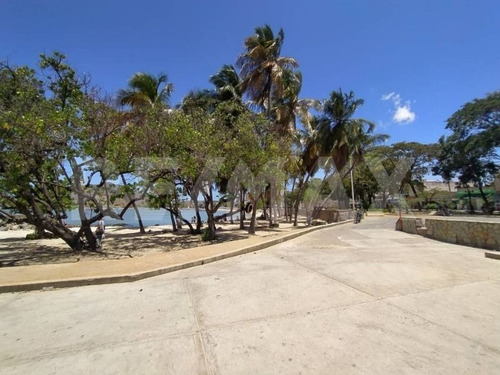 Imagen 7 de 14 de Re/max 2mil Vende Terreno En Juan Griego Frente A La Bahia - Isla De Margarita