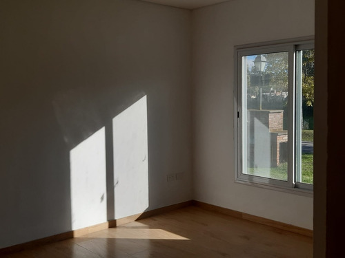 Imagen 3 de 12 de Excelente Casa A Estrenar En La Concepción De Lujan