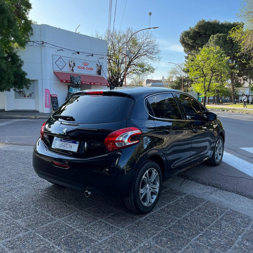 Imagen 5 de 10 de Peugeot 208 Feline Pack Cuir