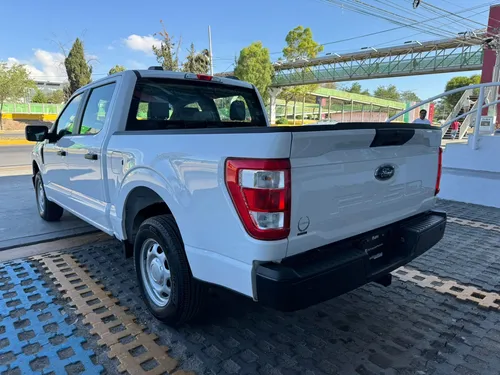 Ford F-150 3.3 XL Doble Cabina V6 4x2 At