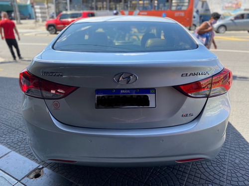 Imagem 4 de 12 de Hyundai Elantra 1.8 Gls 16v 2012